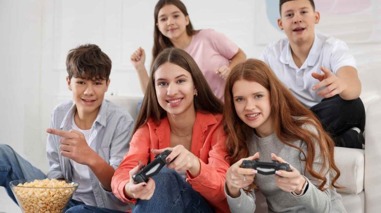 Créer un studio de jeux vidéo : comment gérer les droits d'auteur des développeurs ?