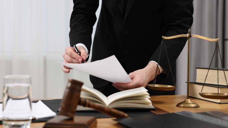 À qui appartient la propriété intellectuelle dans un contrat de collaboration R&D