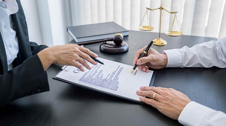 Contrat SaaS : clauses essentielles à négocier